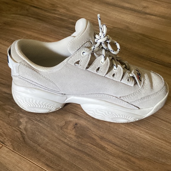 Chunky Fila Sneakers - Picture 6 of 9